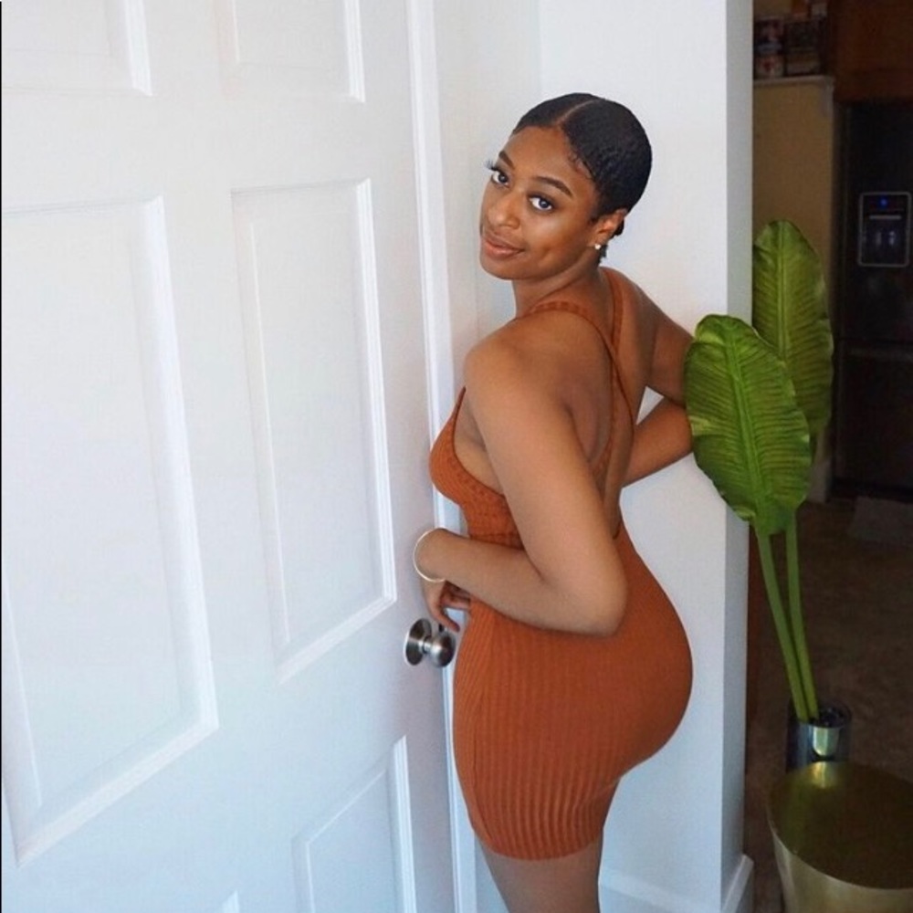 Brown backless cross strap ribbed mini dress
